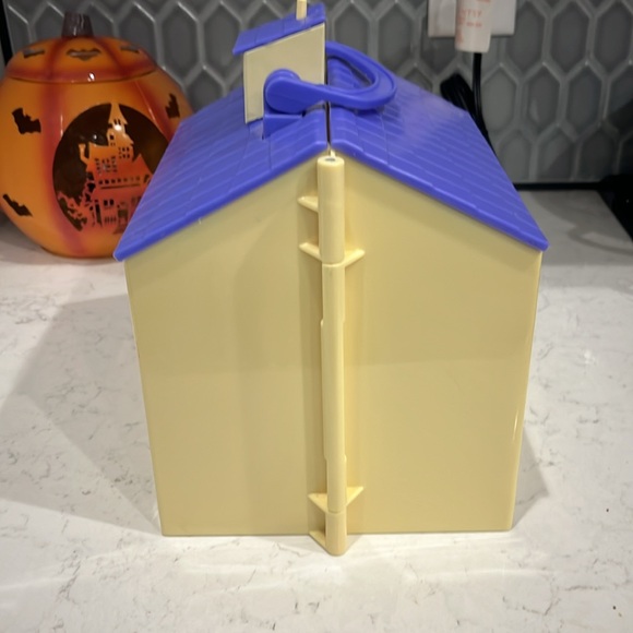 Peppa Pig School House and Accesories Lot - Picture 4 of 11